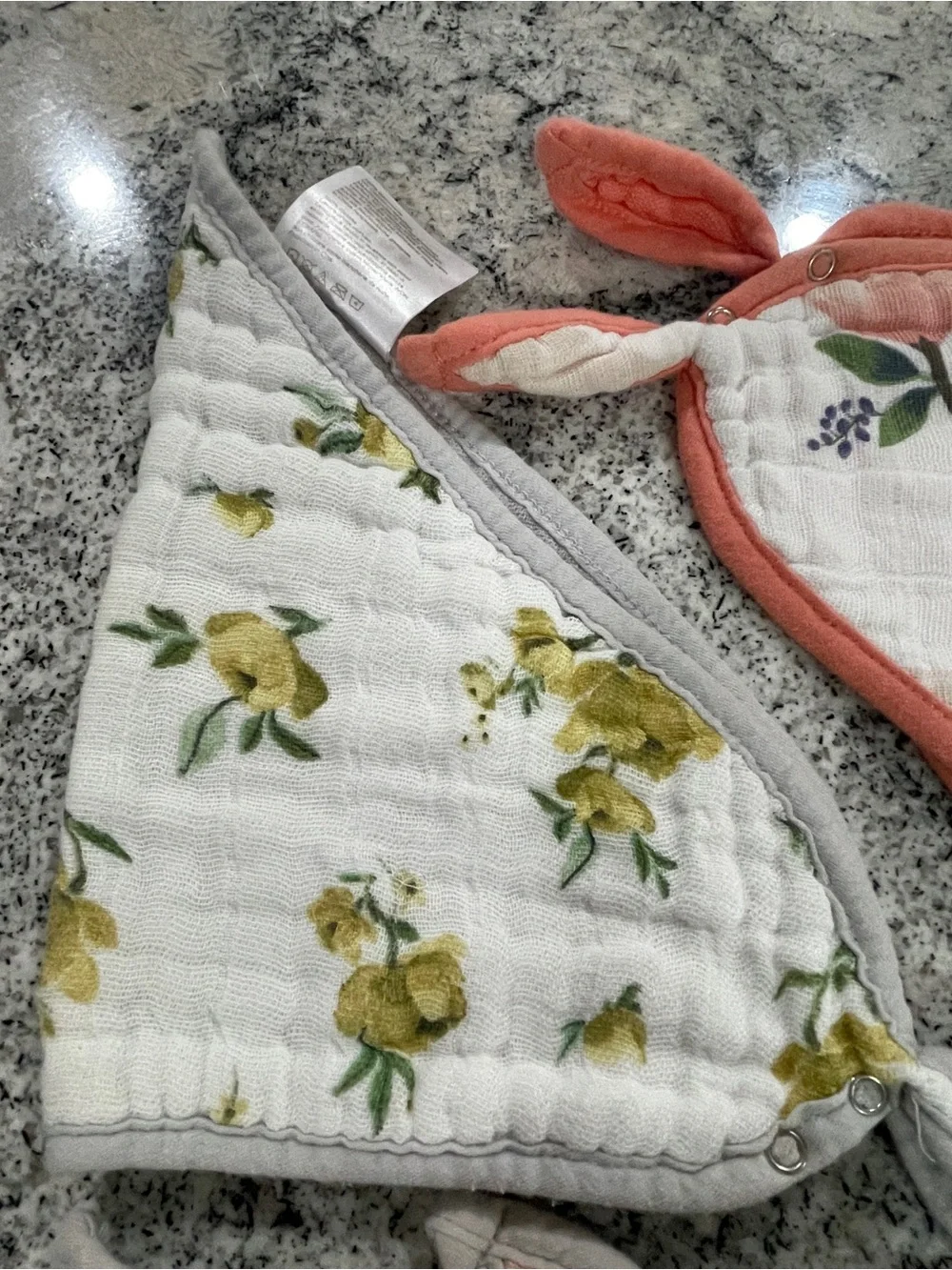 Little unicorn /Aden+ anais deluxe muslin bandana bib and wash clothes